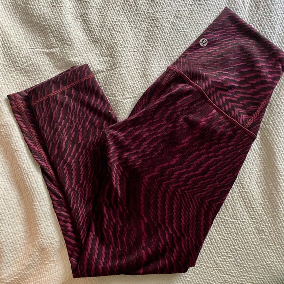 Lululemon crops - RARE PATTERN! 🍋 - Picture 2 of 4